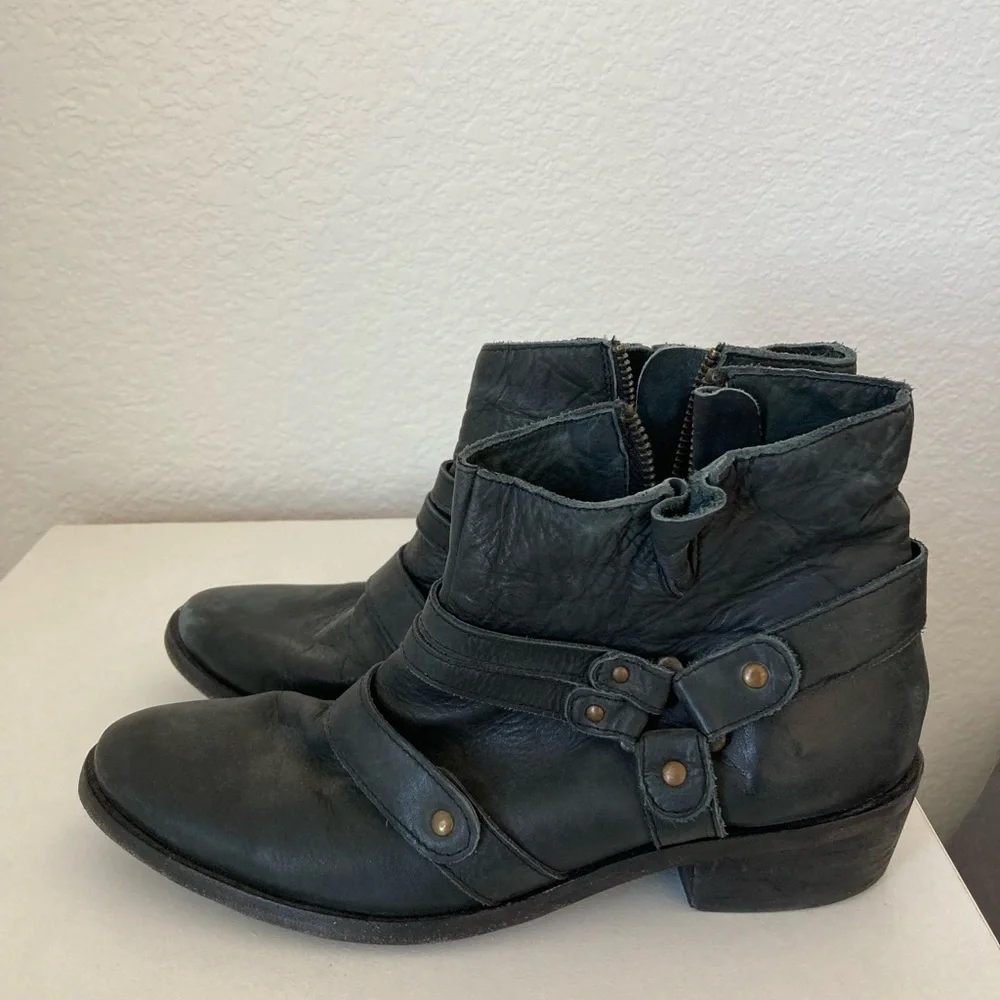 H by Hudson black booties - Picture 2 of 5